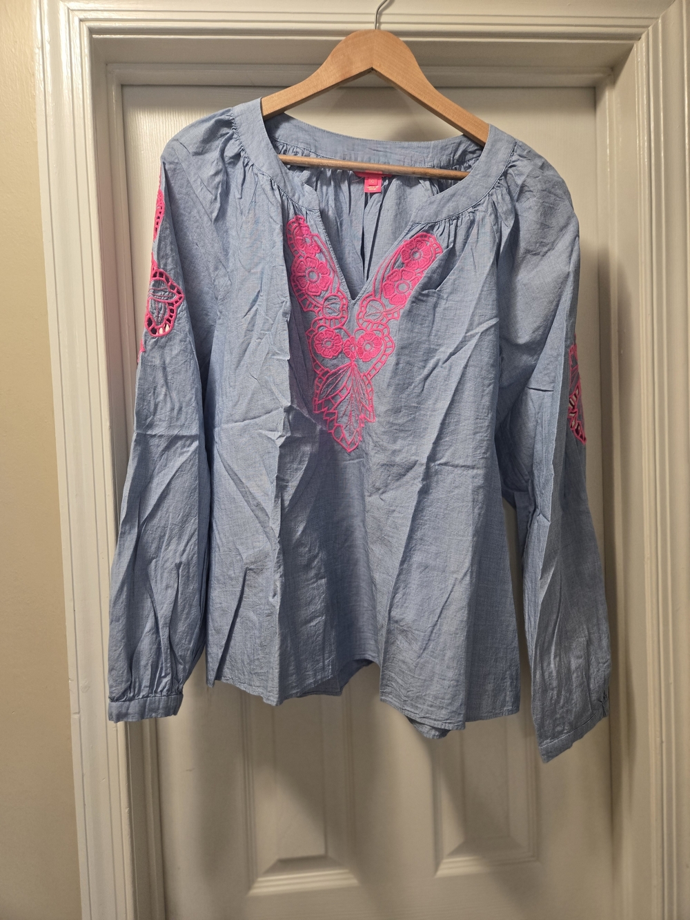 Lilly Pulitzer Light Blue Tunic with Hot Pink Embroidery